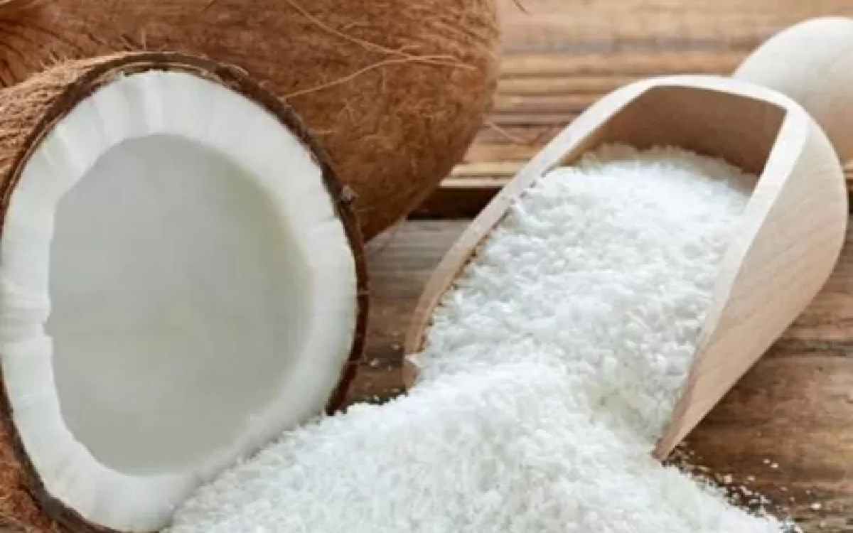 4 Cara Mudah Membuat Scrub Ampas Kelapa, Kulit Putih Hanya Hitungan Jam!