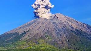 Status Gunung Semeru Turun Menjadi Level III Siaga, Aktivitas Vulkanik Mulai Menurun