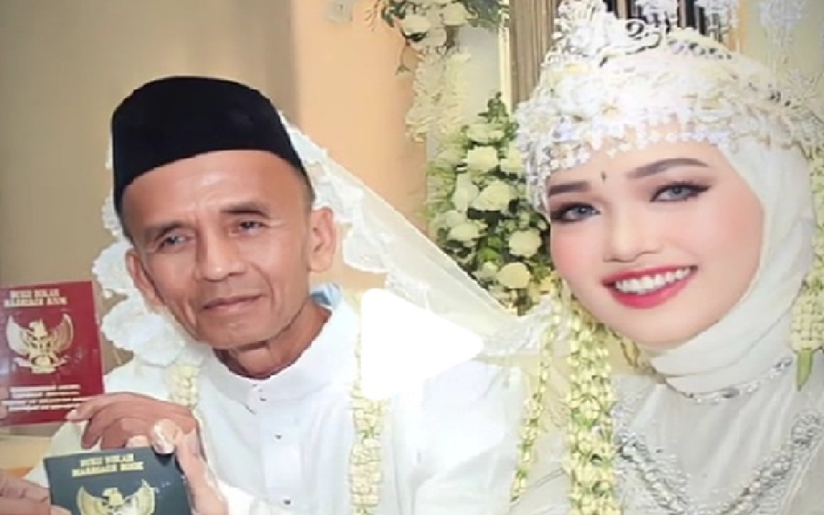 Viral Kepala Sekolah Nikah Sama Muridnya: Beda Usia 41 Tahun Bro!