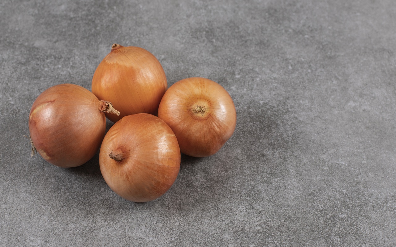 Jangan Buang Sisa Bawang! Begini Cara Menanam Bawang Bombai di Rumah Bisa Panen Berkali-kali