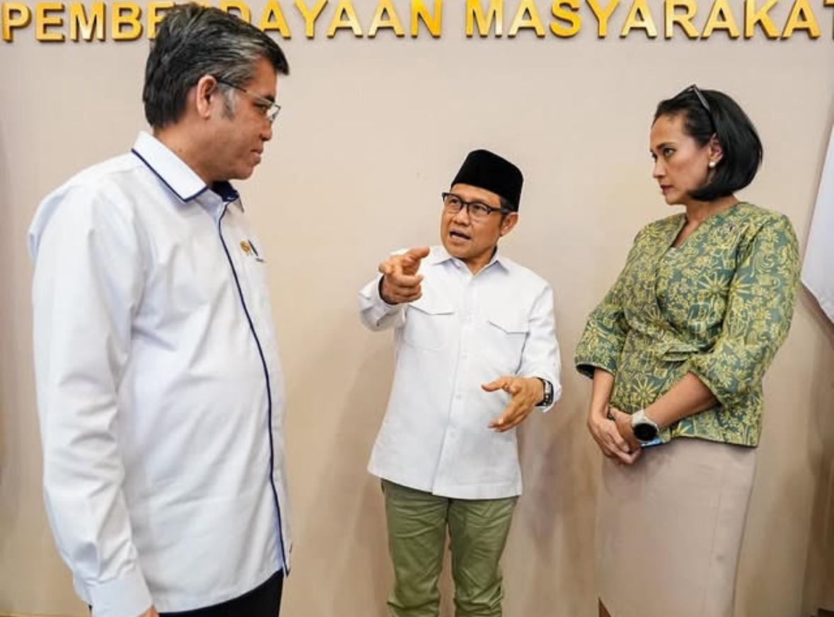 Cak Imin Ngotot MBG Jalan Terus Walau Pelajar Keracunan di Mana-Mana