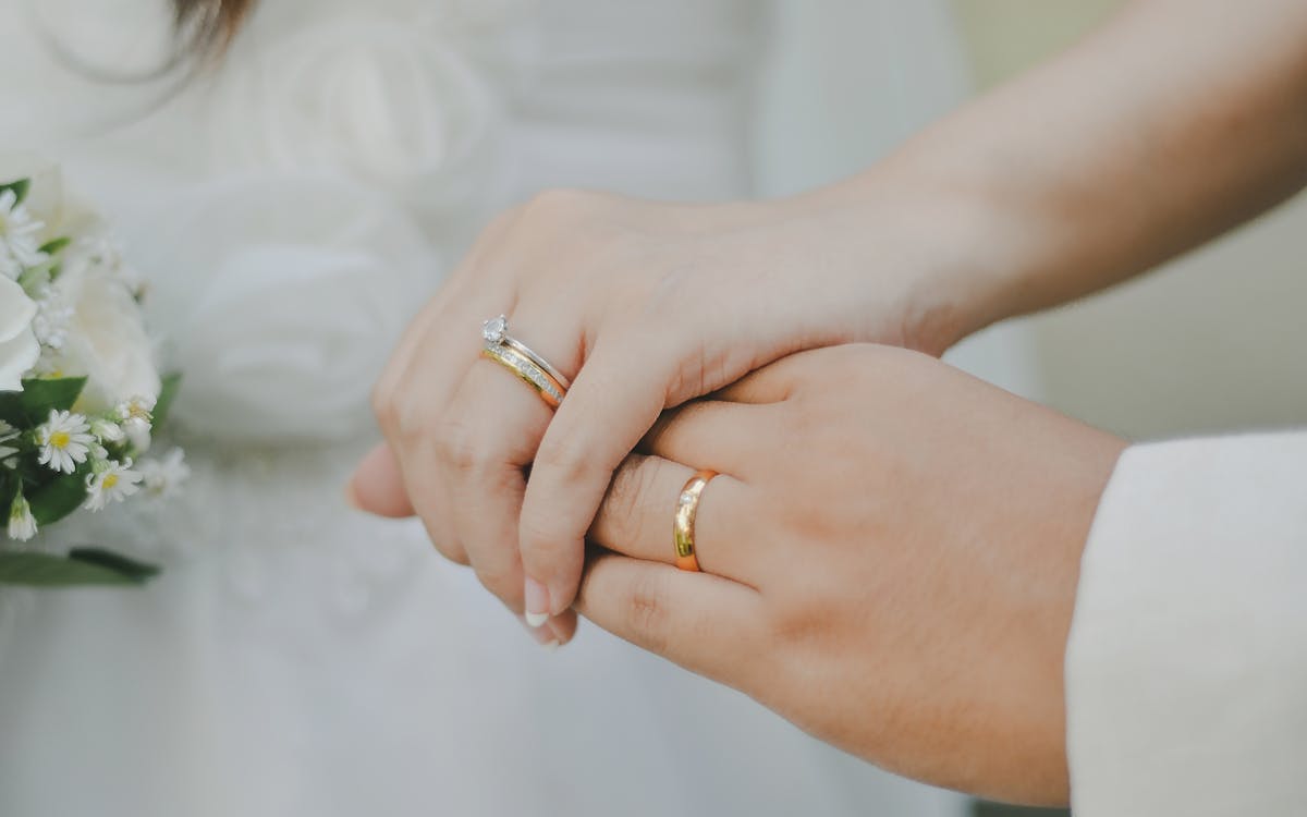 Panduan Lengkap Memilih Cincin Nikah yang Tepat, 5 Tips Ini Wajib Kalian Lakukan Agar Tidak Salah Beli!