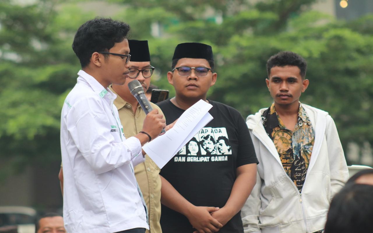 BEM PTNU dan BEM Nusantara DIY Gelar Demo Kemanusiaan di DPRD DIY