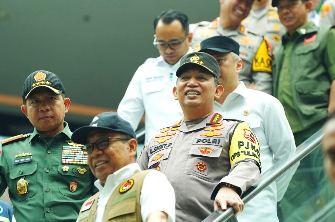 Belum Ada Surpres dari Prabowo, Gosip Pergantian Kapolri Masih Sebatas Warung Kopi
