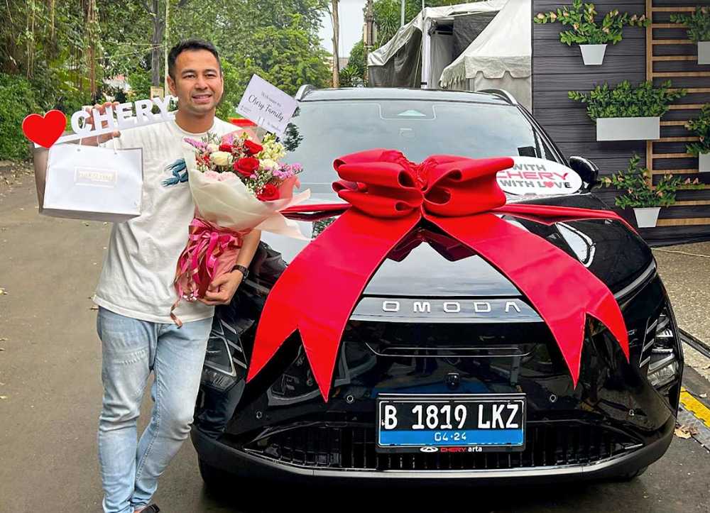 Raffi Ahmad, Konsumen Selebritas Pertama Chery OMODA E5 di Dunia