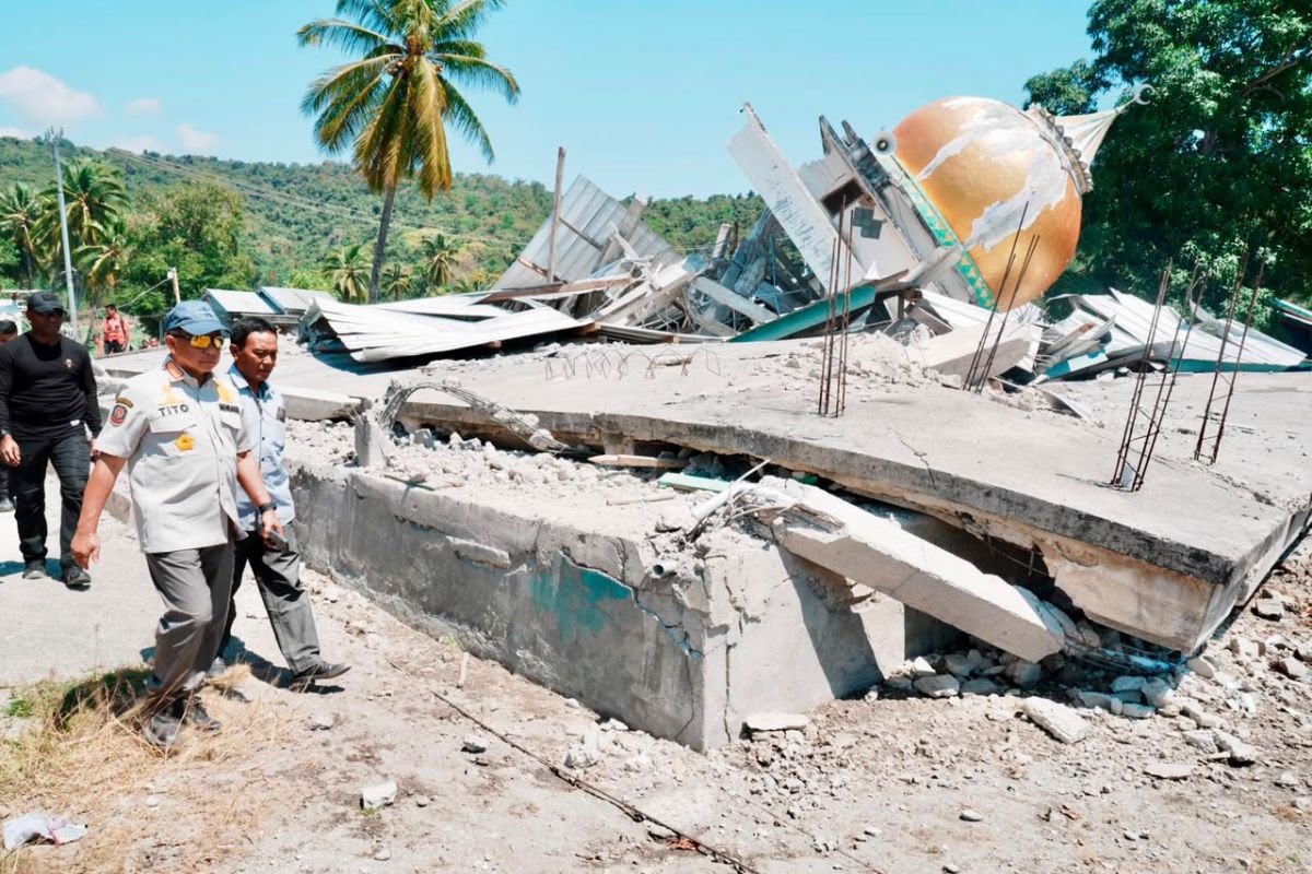 253 Sekolah Dihantam Gempa Flores, 4 Nyawa Melayang, Kemendikdasmen Baru Pasang Tenda Darurat