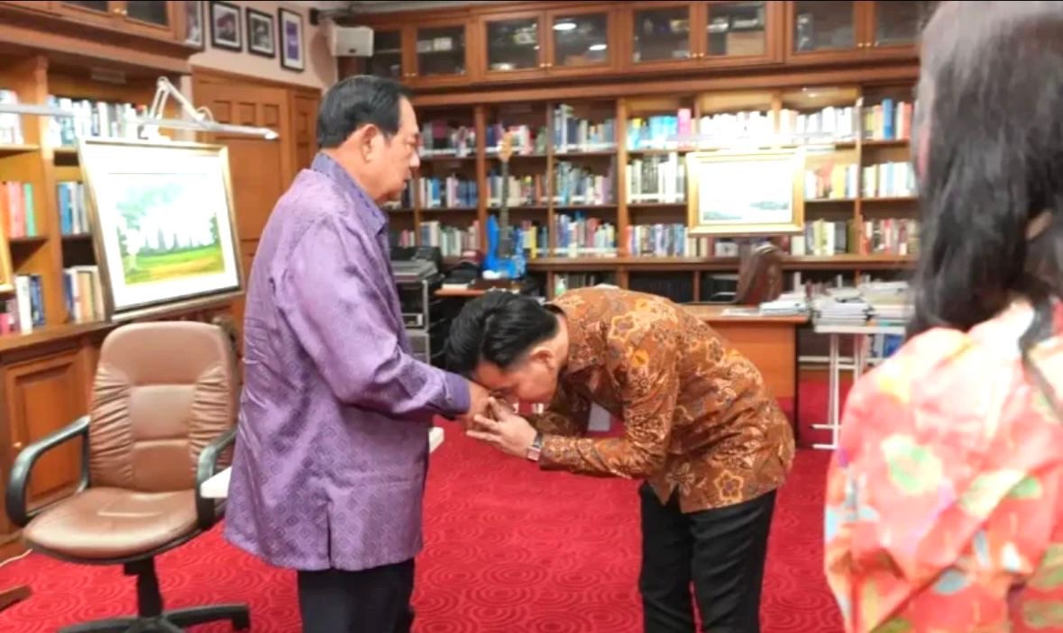 Gibran Nyekar ke Rumah SBY, Jokowi: Jangan Bayangin Anak Saya Masih Minta Restu