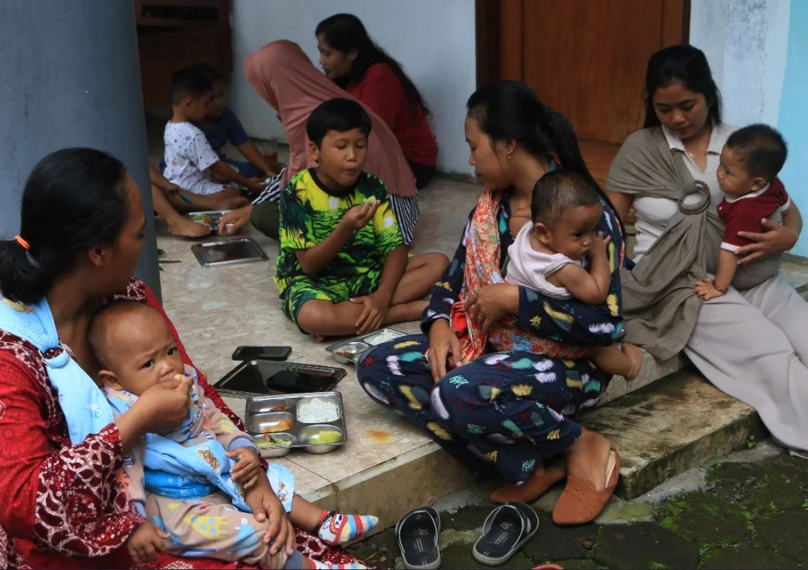 Kasus Terbaru, Pembagian Makan Bergizi Gratis di Bandung Barat Baru Sampai Jam 9 Malam