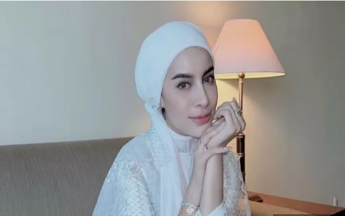 Emy Agnia Disebut Telat Bayar Gaji Suster, Buat Klarifikasi: 'Malah Dia Kesenengan Banget!'