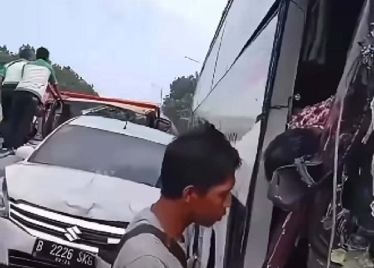 Innalillahi! Kecelakaan Beruntun Terjadi di Tol Cipularang Km 86 Arah Jakarta, Ada Korban Jiwa?