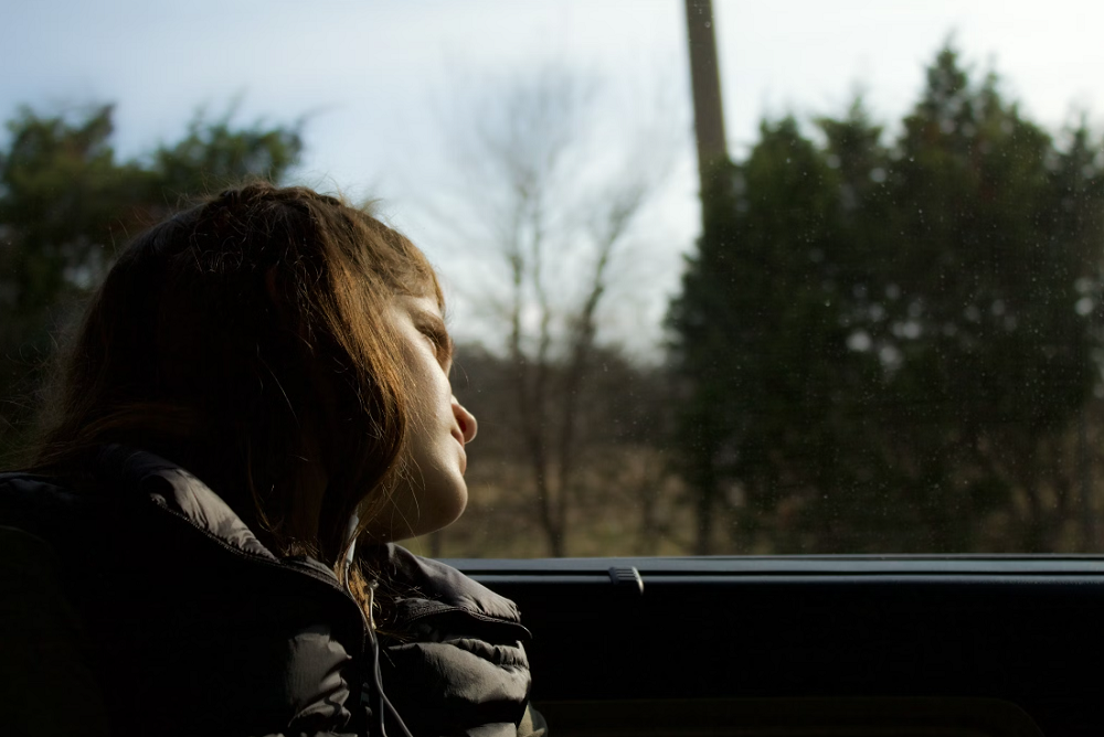 Ini Bahaya Saat Teledor Meninggalkan Anak Sendirian di Dalam Mobil