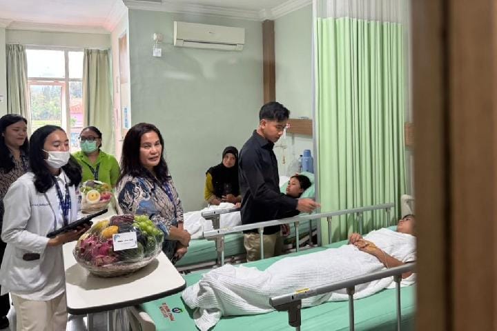 Siswi Korban Keracunan MBG Dibawa ke RSCM, Menteri Kesehatan Janji Bongkar Penyebab Hilang Ingatan