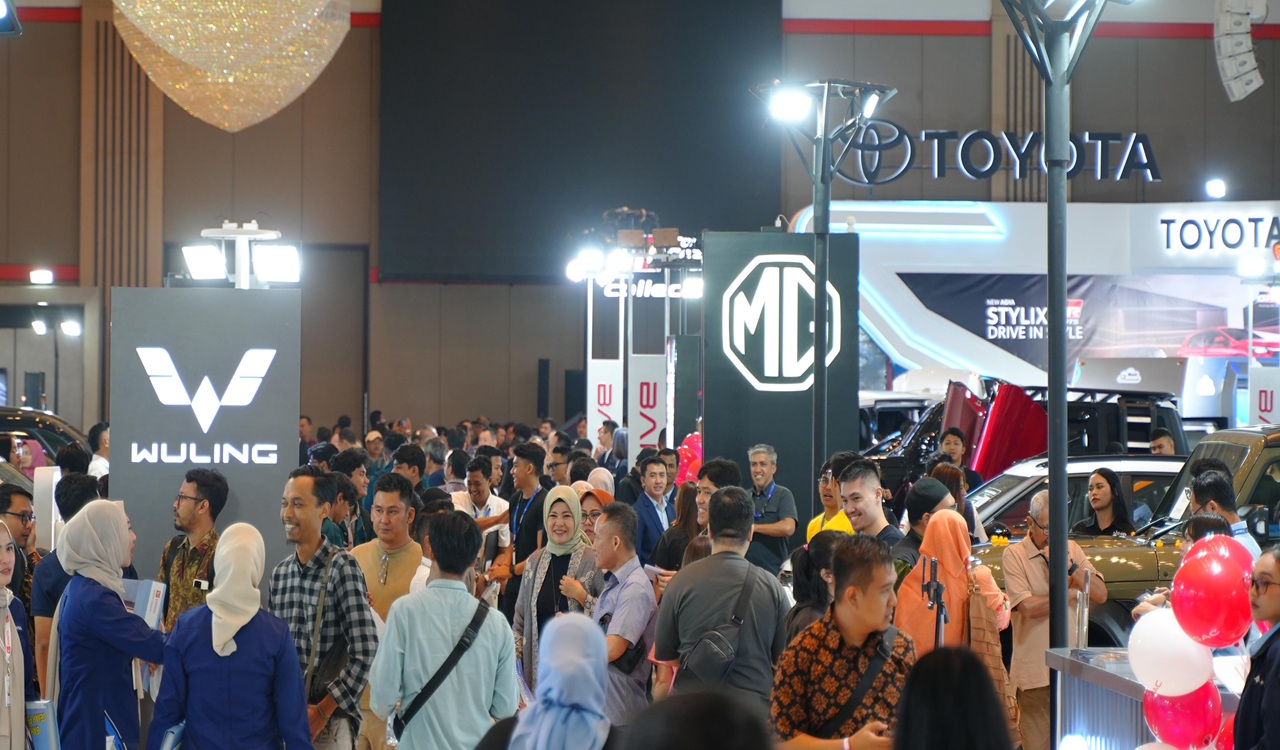 GIIAS Bandung 2025 Masuki Akhir Pekan, Deretan Mobil Listrik dan SUV Jadi Magnet Pengunjung
