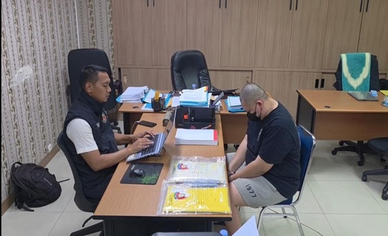 Parah! Modus Lowongan Pilot, Pria Berinisial RTI Tipu Korban hingga Rp 1,3 Miliar