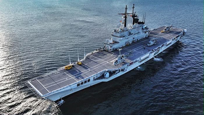 Kapal Induk Italia Merapat ke Indonesia, TNI Tambah “Mainan” Perang Bernama KRI Gajah Mada