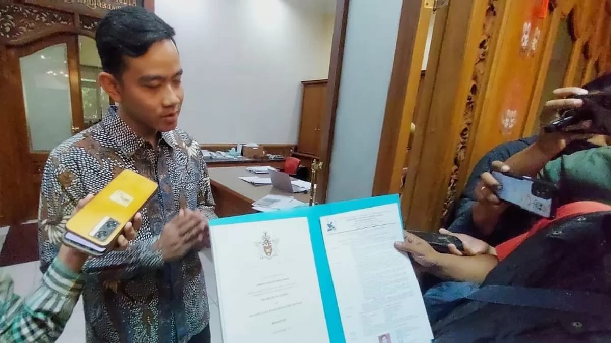 Kemendikdasmen Bantah Usulkan Aturan Ijazah Gibran, Asal-usul Pasal PKPU Jadi Sorotan