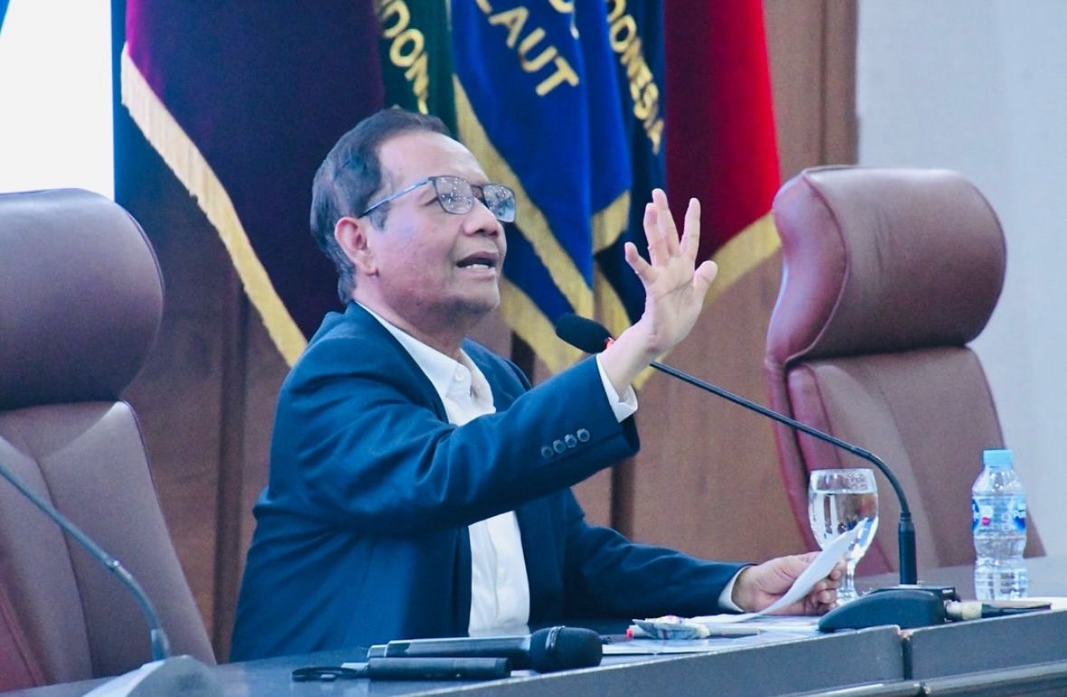 Bela Rocky Gerung, Mahfud MD: Acara TV Sekarang Bukan Debat Rasional, Tapi Tontonan Adu Urat Leher