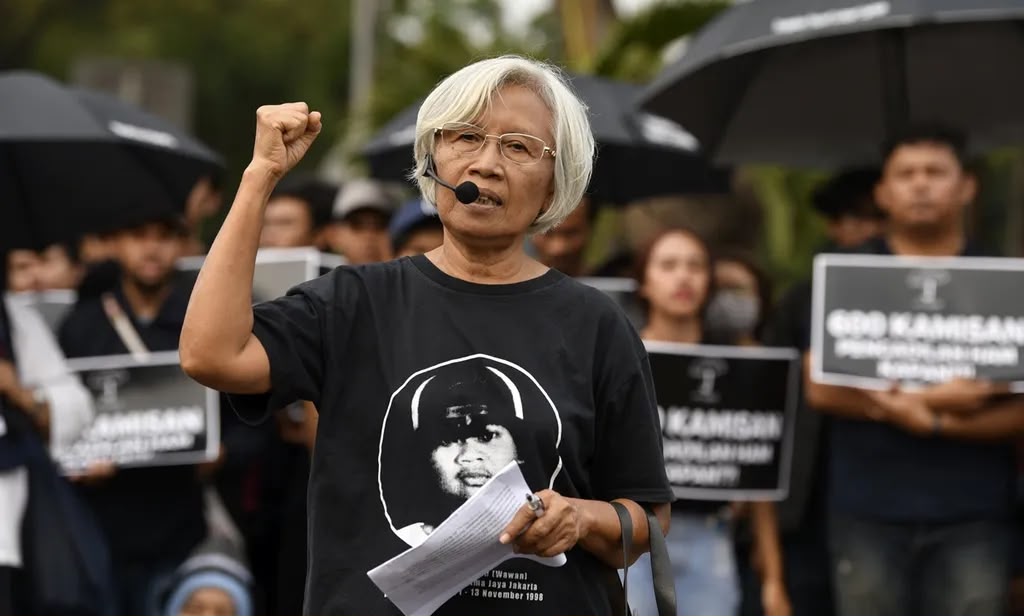 Demokrasi Masuk Rahang Buaya, Sumarsih Sentil Prabowo 21 Bulan, Aroma Militerisme Kian Menyengat