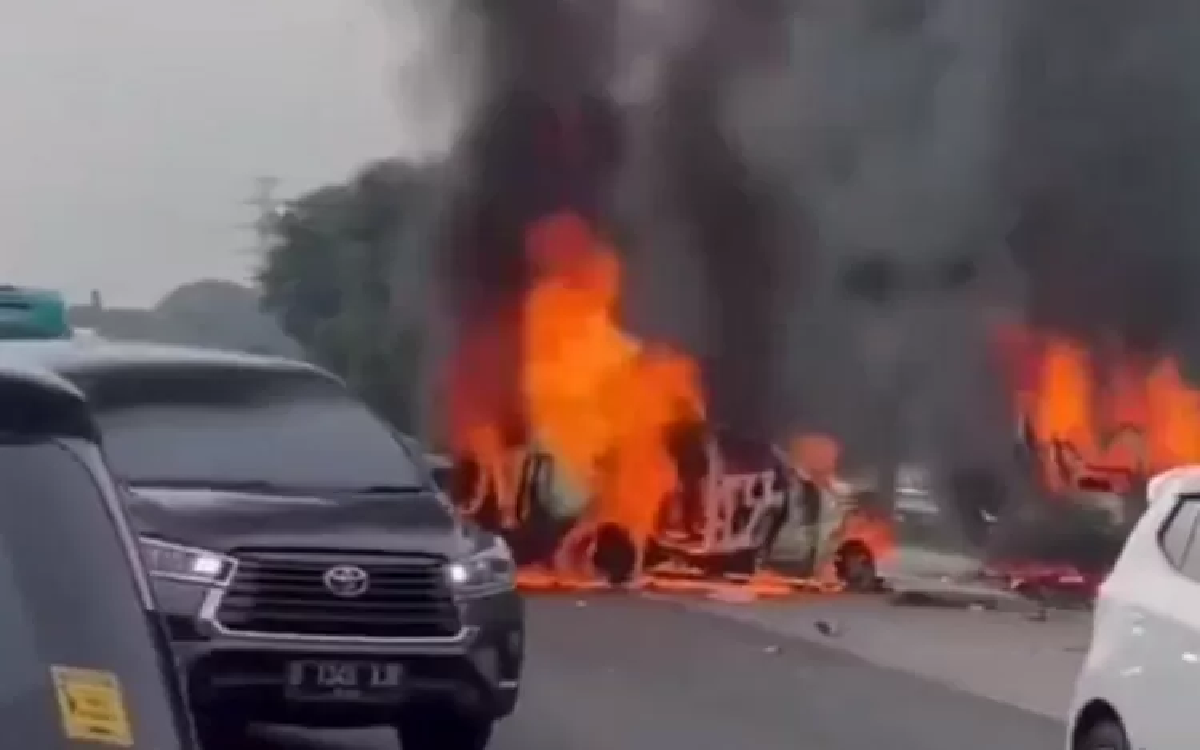 Sopir Bus Primajasa Ungkap Detik-detik Terjadinya Kecelakaan Tol Jakarta- Cikampek: 'Tiba-tiba...'