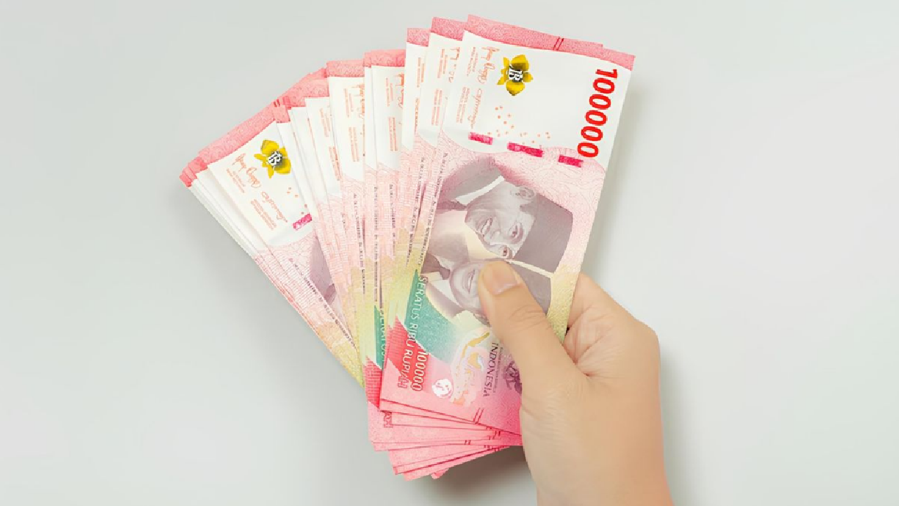 Lansia Sumringah! KLJ 2025 Salurkan Bansos Rp300 Ribu, Buruan Cek Daftar Penerima di Sini