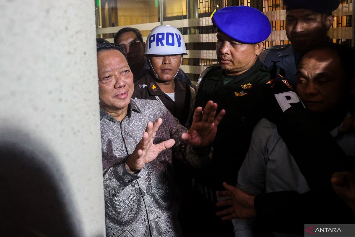 Emas 74 Kg Bikin Geger! Febrie Bantah Punya, Kasus Pemerasan Kini Masuk Meja Hijau