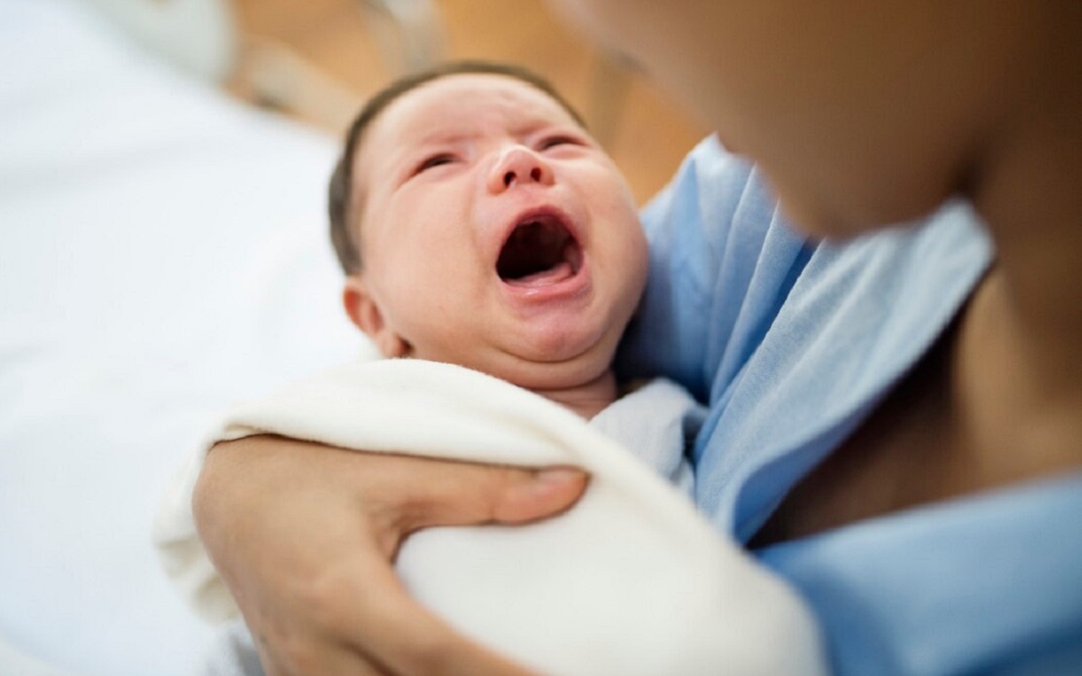 Tak Perlu Panik! Kenali Penyebab dan Cara Mengatasi Gumoh pada Bayi