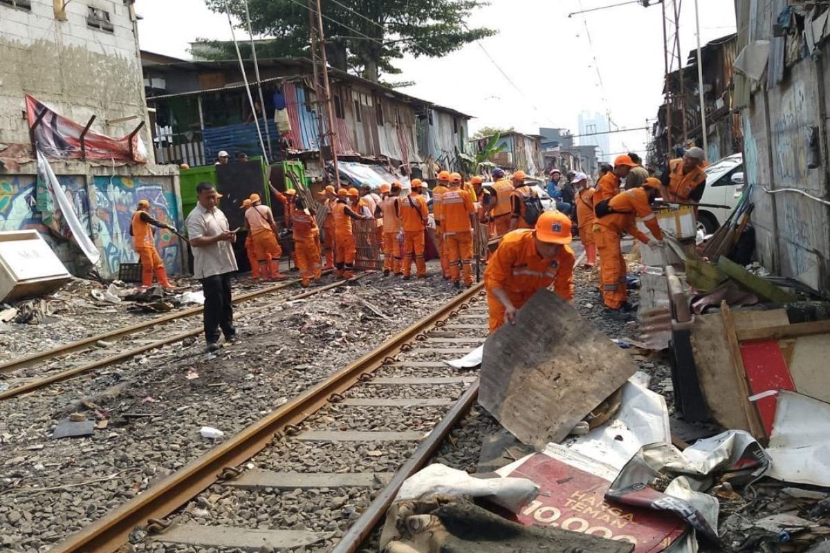 Besi Rongsok KAI Jangan Dipandang Sebelah Mata! Hampir 3.000 Ton Disulap Jadi Cuan dan Bahan Industri
