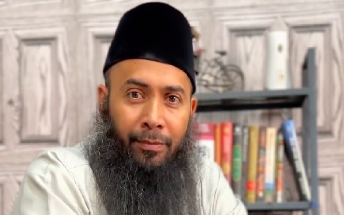 Ustadz Syafiq Riza Basalamah Bagikan Amalan Agar Terbebas dari Api Neraka