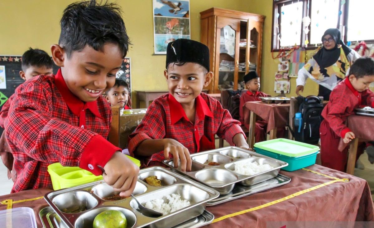 MK Dituding Kasih Jalan MBG Sedot Duit Sekolah! Anggaran Pendidikan Disebut Tetap Dibajak Sampai 2028