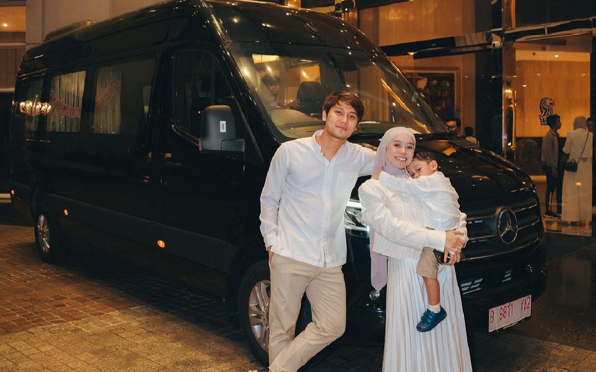 Fantastis! Rizky Billar Beri Hadiah Mobil Campervan Mewah di Ulang Tahun Lesti Kejora Ke-25 