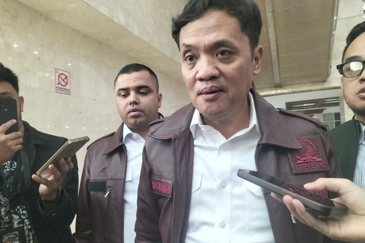 Febrie Mundur, DPR Pasang Tim Pengawas! Komisi III Ingatkan Polri, Kejagung dan TNI Jangan Bentrok