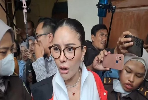 Emosi Nikita Mirzani Meledak Usai Sidang, Bongkar Keanehan Kasus Reza Gladys