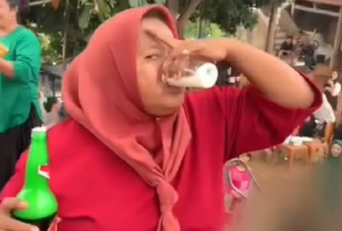 Viral! Ibu-ibu Berjoget dengan Minuman Keras di Jeneponto Bikin Geram Netizen