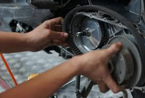 Motor Matic Mendadak Tak Bisa Jalan? Waspada V-Belt Putus, Ini Tanda, Penyebab, dan Biaya yang Harus Anda Tahu