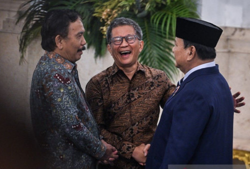 Rocky Gerung Sebut Gaji Rp76,5 Juta Uang Receh, Iwan Piliang Sentil Keras: Jaga Bacot!