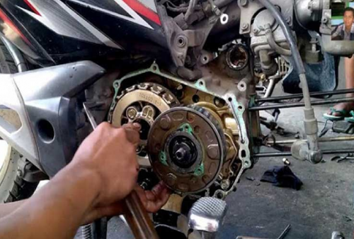 Kok Bisa Motor Jadi Turun Mesin? Terungkap 8 Penyebabnya