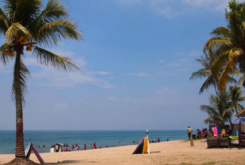 4 Pantai di Pandeglang yang Harus Dikunjungi Saat Liburan Bareng Keluarga