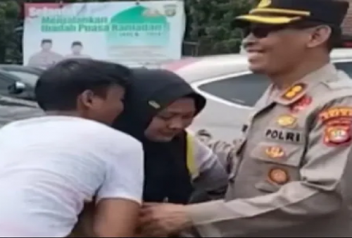 Viral Seorang Anak Laki-laki Ditangkap Polisi Gegara Tawuran, Minta Bantuan Ibunya: 'Emak Capek!'