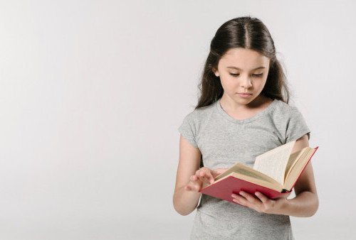 Simak Manfaat Baik dari Membaca Novel untuk Anak, Bukan Sekadar Hiburan Biasa Loh