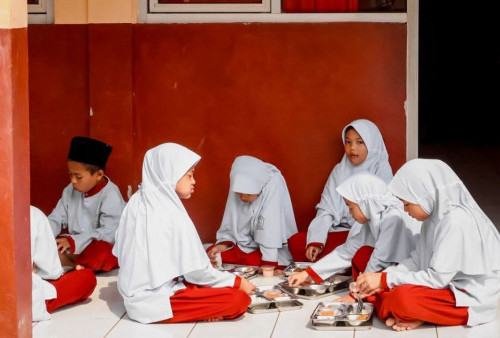 Ribuan Anak Keracunan MBG, Pemerintah Bilang Cuma Kebetulan