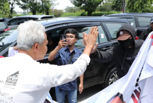Dihadang Pendukung Prabowo-Gibran, Sikap Santuy Ganjar Pranowo Jadi Sorotan