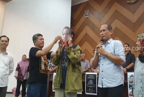 Forum Cik Di Tiro Yogyakarta : 'Jokowi Bapak Politik Dinasti Indonesia'