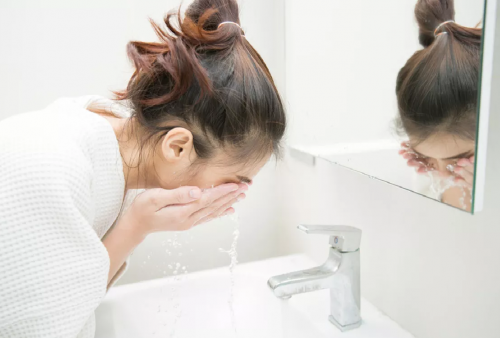 Menjaga Kulit Sehat: Panduan Penting Memilih Sabun Muka yang Tepat Sesuai dengan Jenis Kulit Anda