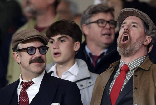 Jason Sudeikis Alias Ted Lasso Tertangkap Nonton Arsenal vs Atletico Madrid, Bawa Hoki ke The Gunners?