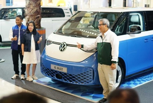 Volkswagen Indonesia Melakukan Penyerahan Pertama ID. BUZZ di Surabaya