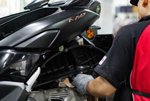 Jangan Asal 'Iya' di Bengkel! Ini Bekal Penting Buat Ladies agar Servis Motor Lebih Hemat dan Aman