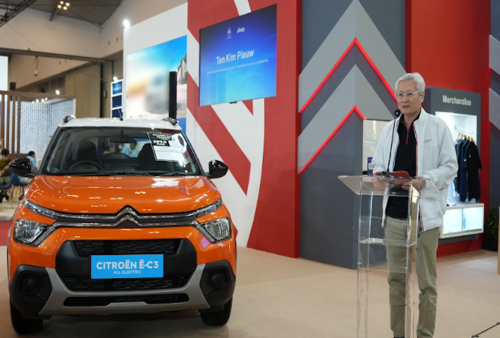 Citroën Serahkan Unit Perdana Ë-C3 All Electric ke Express Group di GJAW 2025