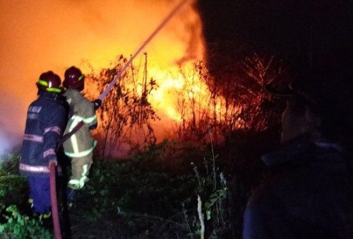 Api Lahap 300 Meter Persegi TPSA Bojong Canar, Warga Ungkap Dugaan Kebakaran di Pandeglang