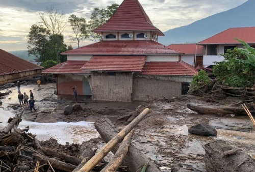 Update! Banjir Bandang di Sumatera Barat Lebih dari 40 Jiwa Melayang