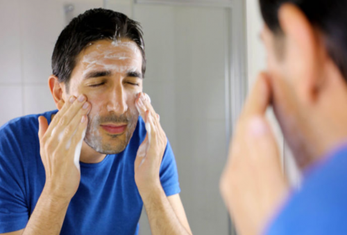 5 Rekomendasi Sabun Muka Pria Terbaik yang Mampu Lenyapkan Minyak dan Jerawat Membandel